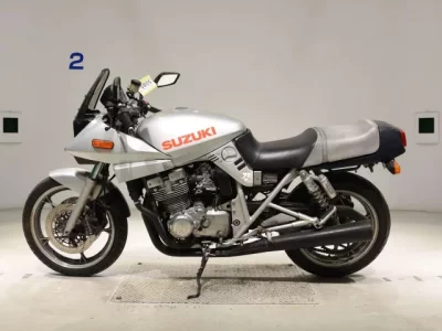 Suzuki GSX400S KATANA