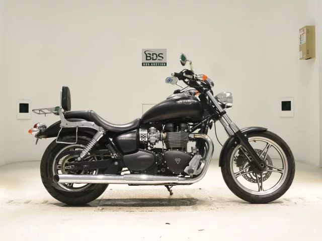 Triumph  SPEEDMASTER лот № 8085 оценка 4  с аукциона в Японии
