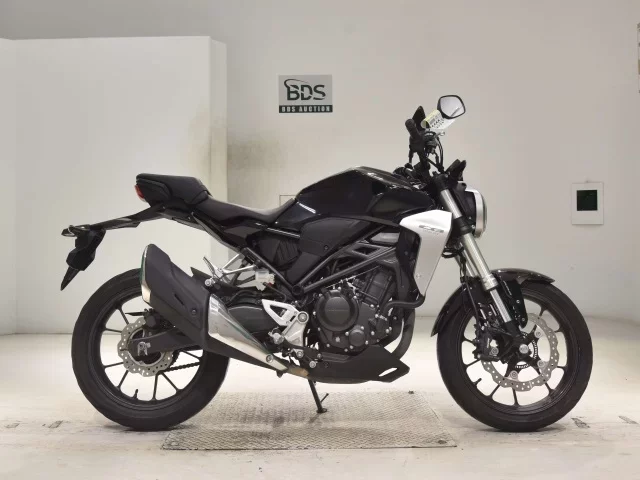 Honda CB250RA лот № 3000 оценка 5  с аукциона в Японии