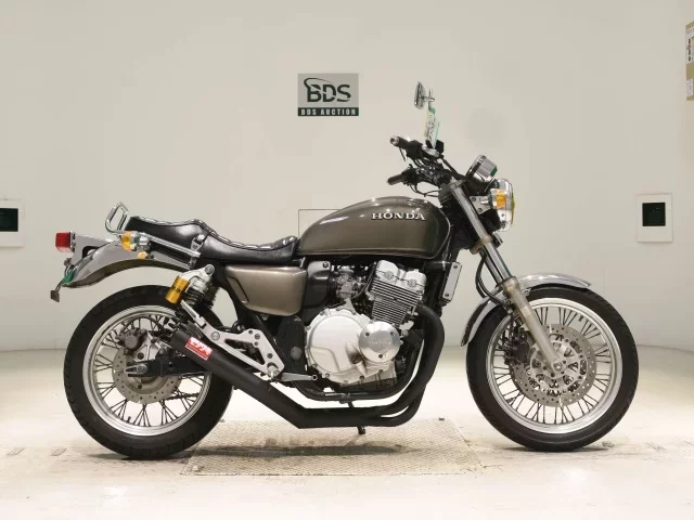 Honda CB400 лот № 8106 оценка 4  с аукциона в Японии