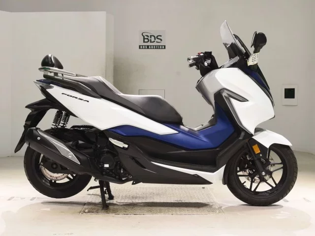 Honda FORZA -4 лот № 5355 оценка 5  с аукциона в Японии