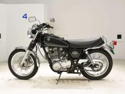 Yamaha SR400-3  с аукциона в Японии