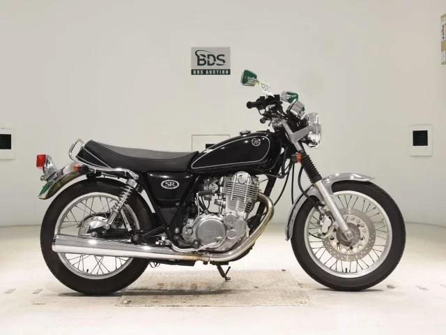 Yamaha SR400-3 лот № 8015 оценка 4  с аукциона в Японии