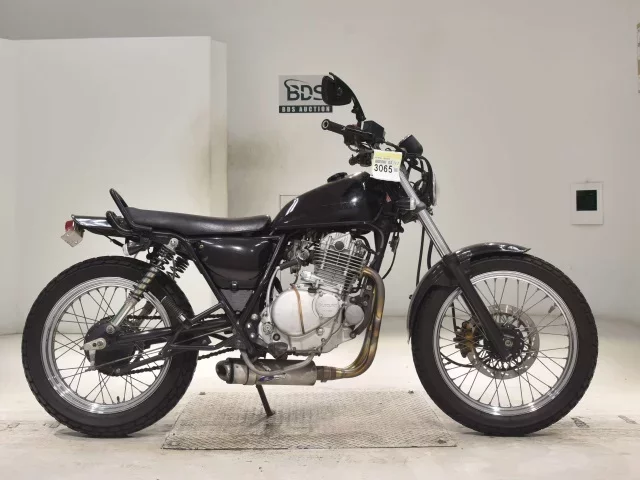 Suzuki GLASS TRACKER BIG BOY лот № 3065 оценка 4  с аукциона в Японии