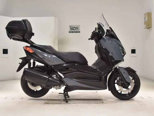 Yamaha X-MAX250-2 лот № 2860 оценка 5  с аукциона в Японии