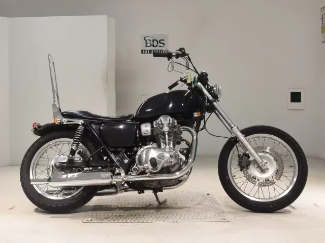 Kawasaki W800 лот № 0535 оценка 4  с аукциона в Японии