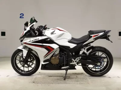Honda CBR400R-2 лот № 3056 оценка 4  с аукциона в Японии 2