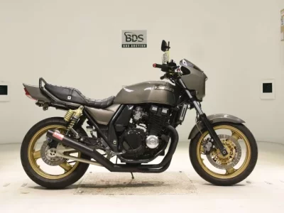 Kawasaki ZRX400