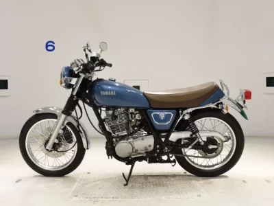 Yamaha SR400-5 лот № 0382 оценка 6  с аукциона в Японии 2