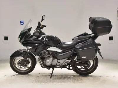 Suzuki GSR250S  с аукциона в Японии