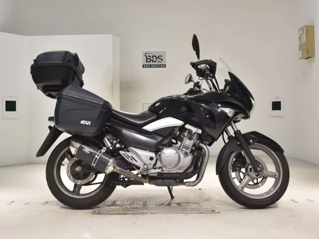 Suzuki GSR250S лот № 0409 оценка 4  с аукциона в Японии