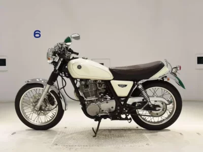 Yamaha SR400-4  с аукциона в Японии