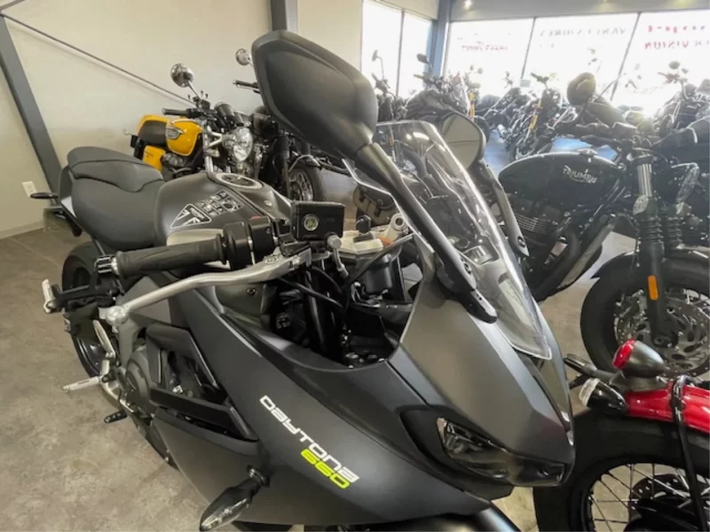 Triumph TRIUMPH DAYTONA 660