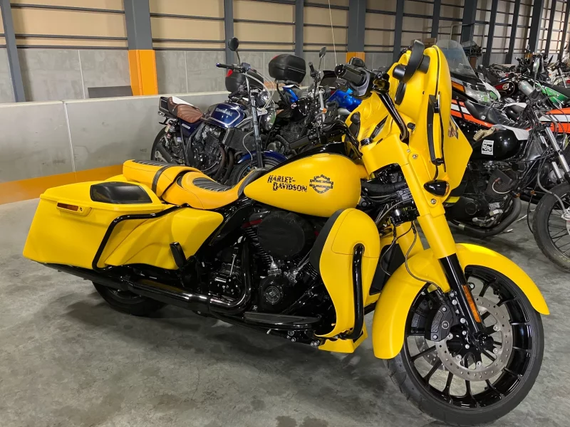 Harley-Davidson HARLEY FLHXSE CVO лот № 04357 оценка 4  с аукциона в Японии