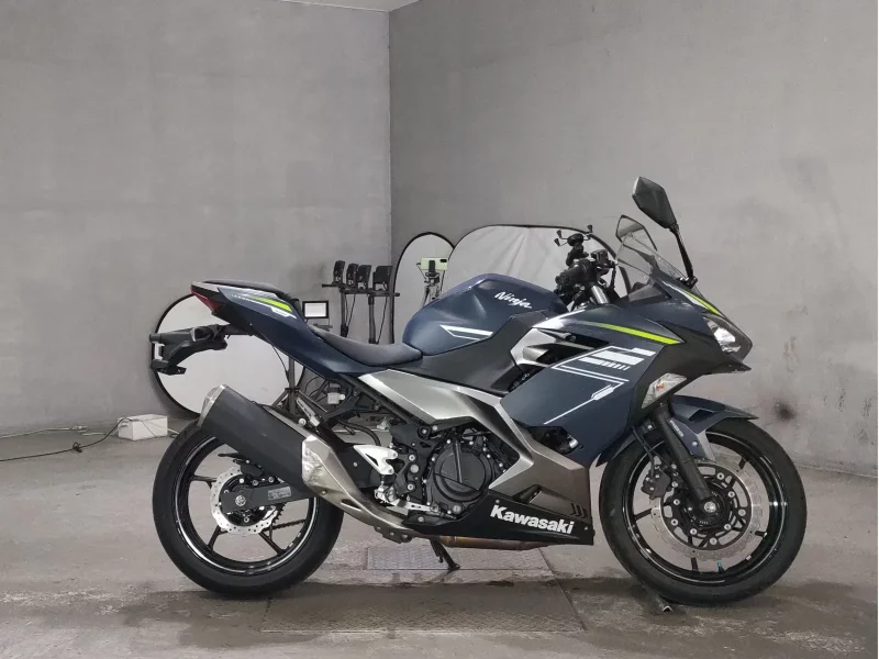 Kawasaki NINJA400