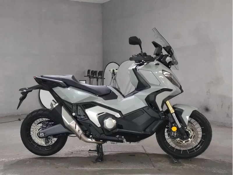 Honda X-ADV лот № 8068 оценка 4  с аукциона в Японии