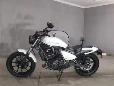 Kawasaki ELIMINATOR 400-1