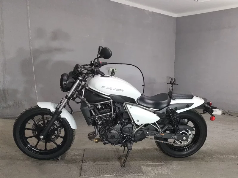 Kawasaki ELIMINATOR 400-1