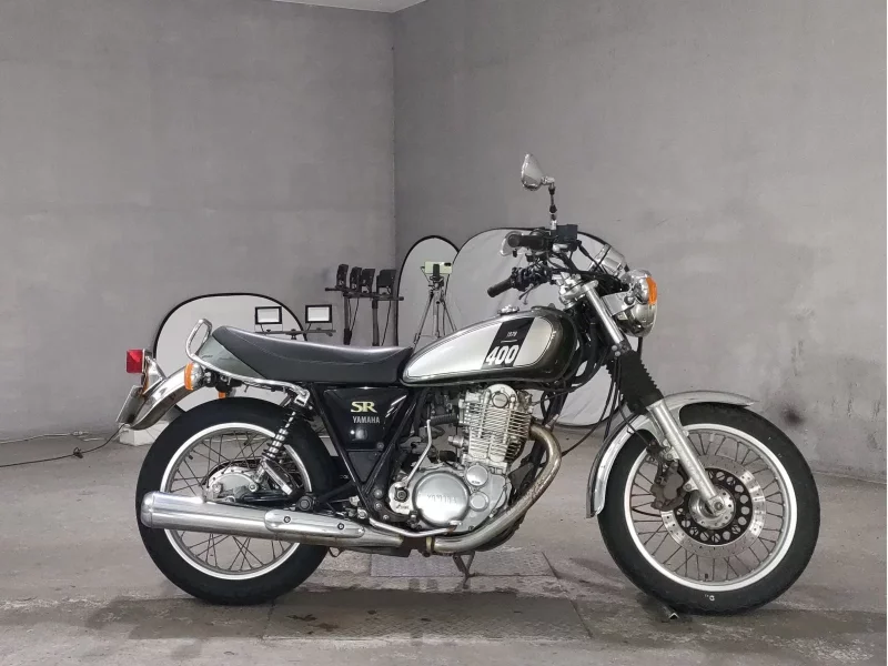 Yamaha SR400-1