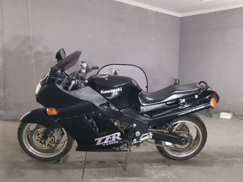Kawasaki ZZR1100