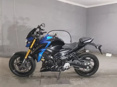 Suzuki GSX-S750