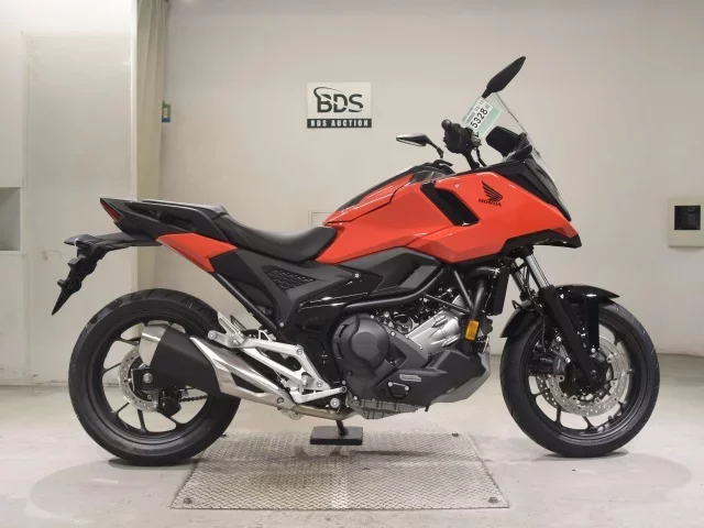 Honda NC750XD-3