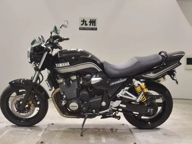 Yamaha XJR1300-2