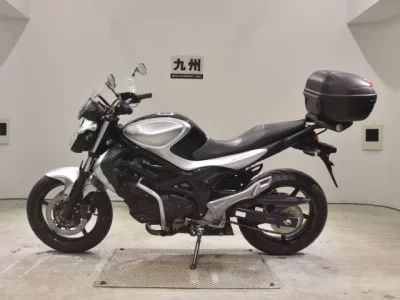 Suzuki GLADIUS400