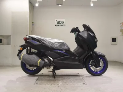 Yamaha X-MAX250-2