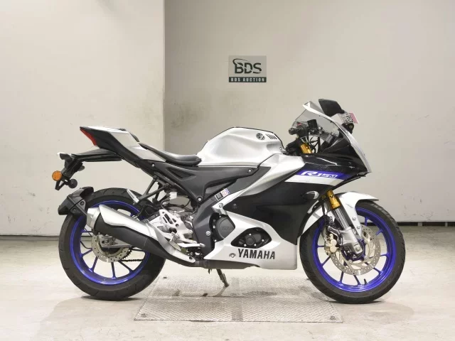 Yamaha YZF-R15M