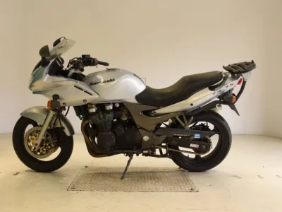 Kawasaki ZR-7S