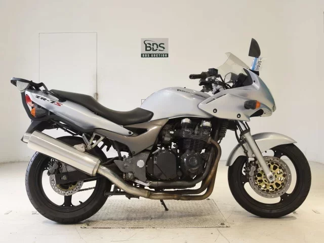 Kawasaki ZR-7S