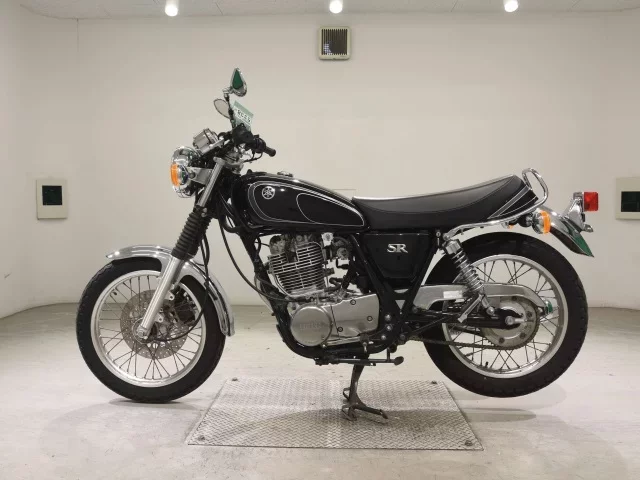 Yamaha SR400-4