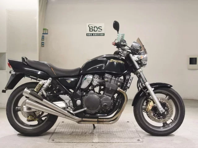 Suzuki INAZUMA 400
