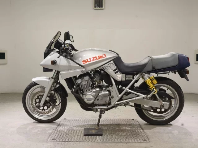 Suzuki GSX250 KATANA