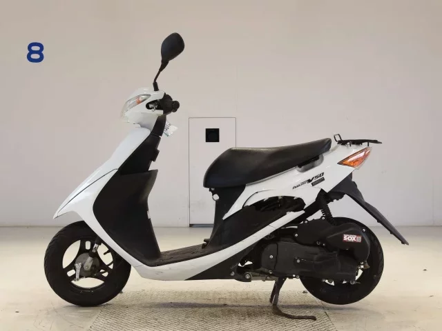 Suzuki ADDRESS V50-3