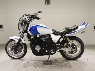 Yamaha XJR400