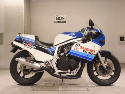 Suzuki GSX-R750-1