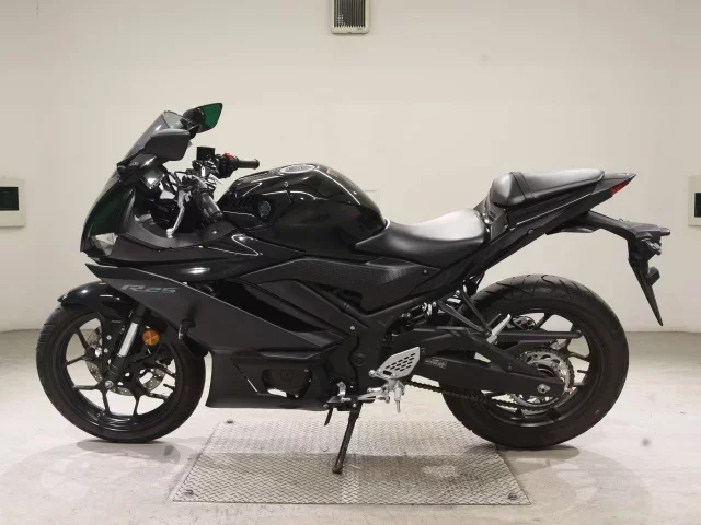Yamaha YZF-R25A