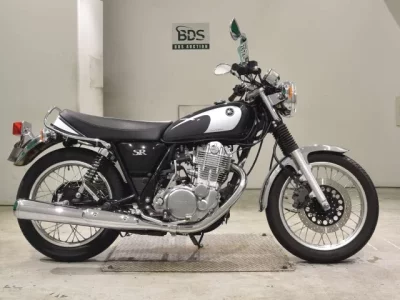 Yamaha SR400-5