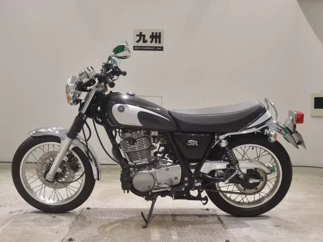 Yamaha SR400-5