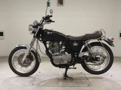 Yamaha SR400-4  с аукциона в Японии