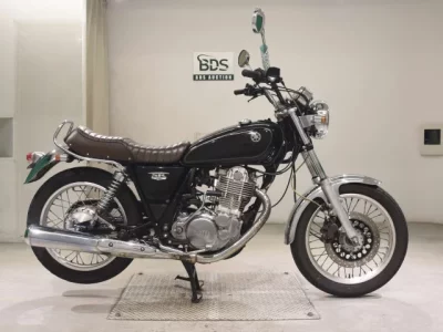Yamaha SR400-4  с аукциона в Японии