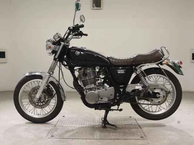Yamaha SR400-4