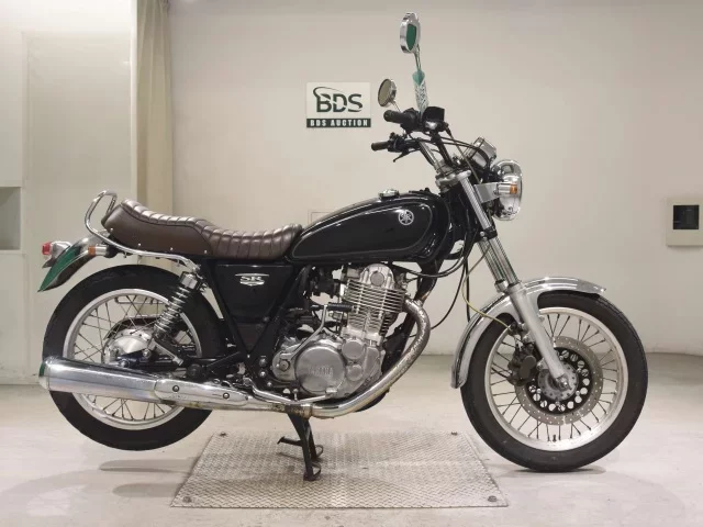 Yamaha SR400-4 лот № 5061 оценка 4  с аукциона в Японии