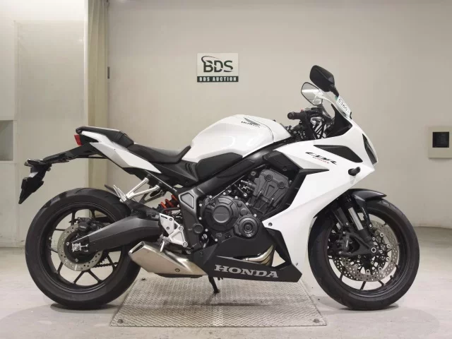 Honda CBR650R лот № 5360 оценка 5  с аукциона в Японии