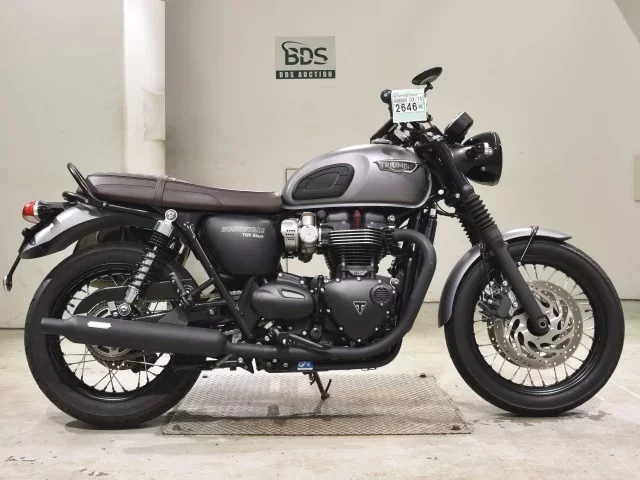 Triumph  BONNEVILLE T120 лот № 2646 оценка 6  с аукциона в Японии