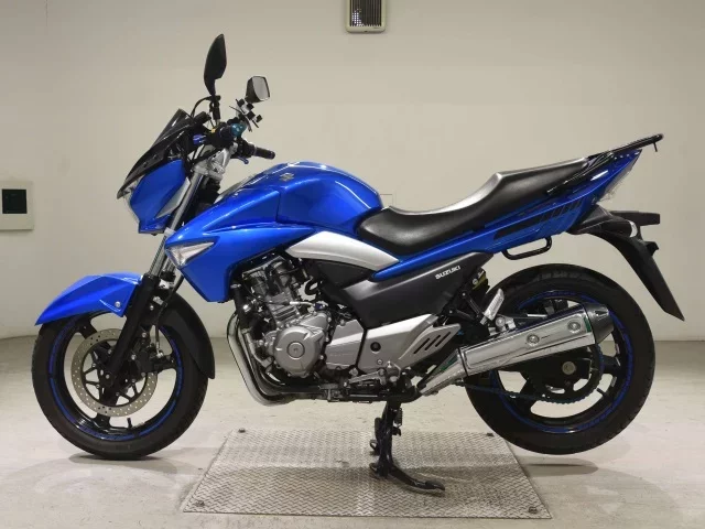 Suzuki GSR250