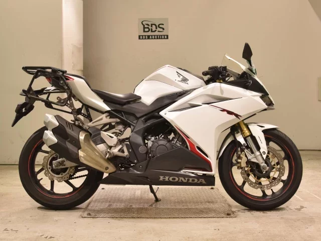 Honda CBR250RR-2A лот № 2697 оценка 4  с аукциона в Японии