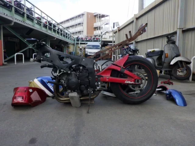 Yamaha YZF-R6 SHO LOUIS NOT EQUIPPED
